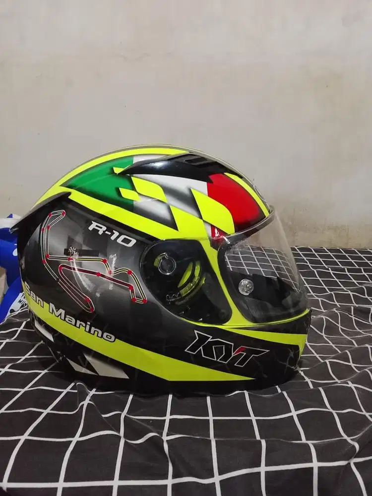 Helm KYT R-10 Original
