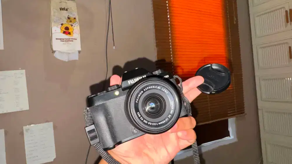 Kamera Fujifilm XT200 Mirrorless Lensa Kit