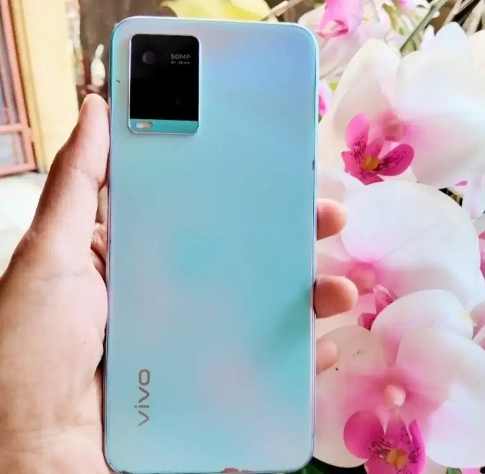 Fokus Mahar Hp VIVO Y33s RAM 8/128