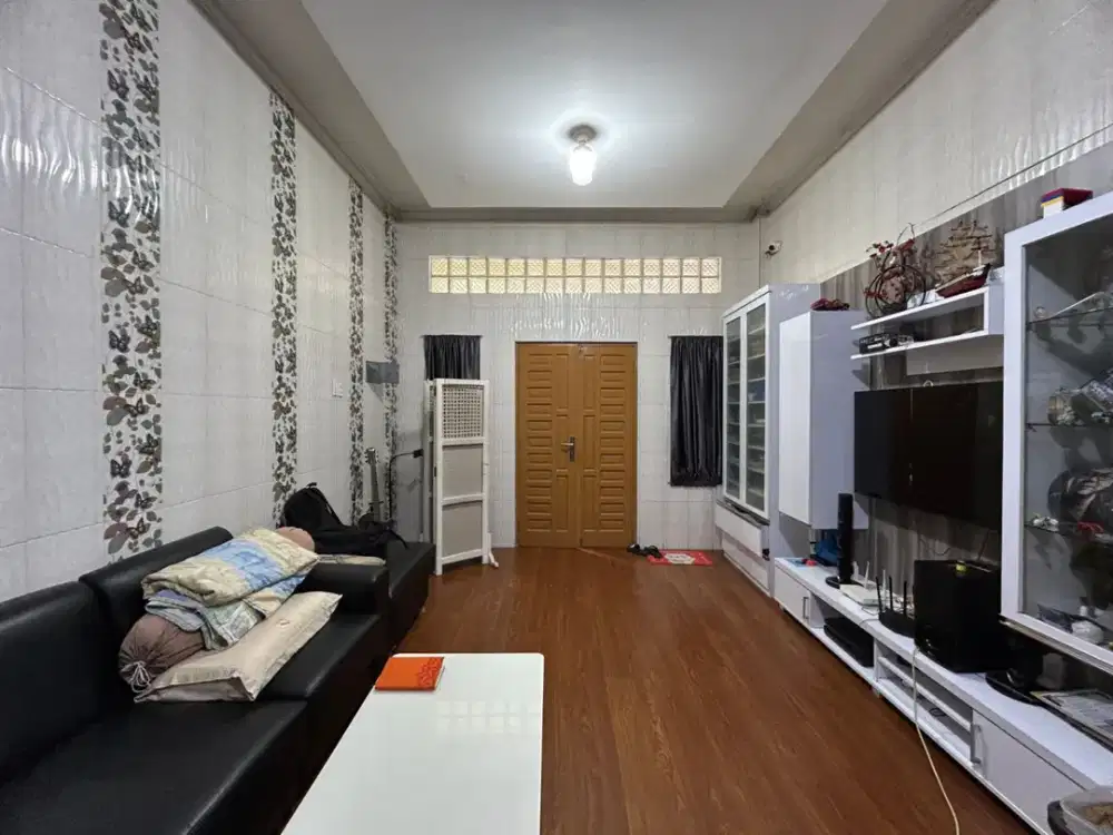 DISEWAKAN TOWNHOUSE CEMARA RESIDENCE - FULL PERABOT TEMPEL