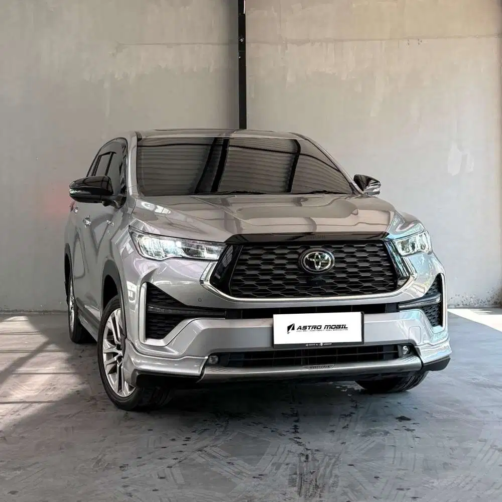 INNOVA ZENIX HYBRID 2024 / 2023 Matic Murah Kredit Bekas Surabaya Tgn1