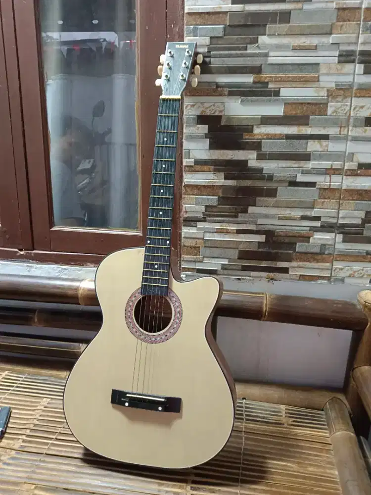 GITAR AKUSTIK MASIH MULUS