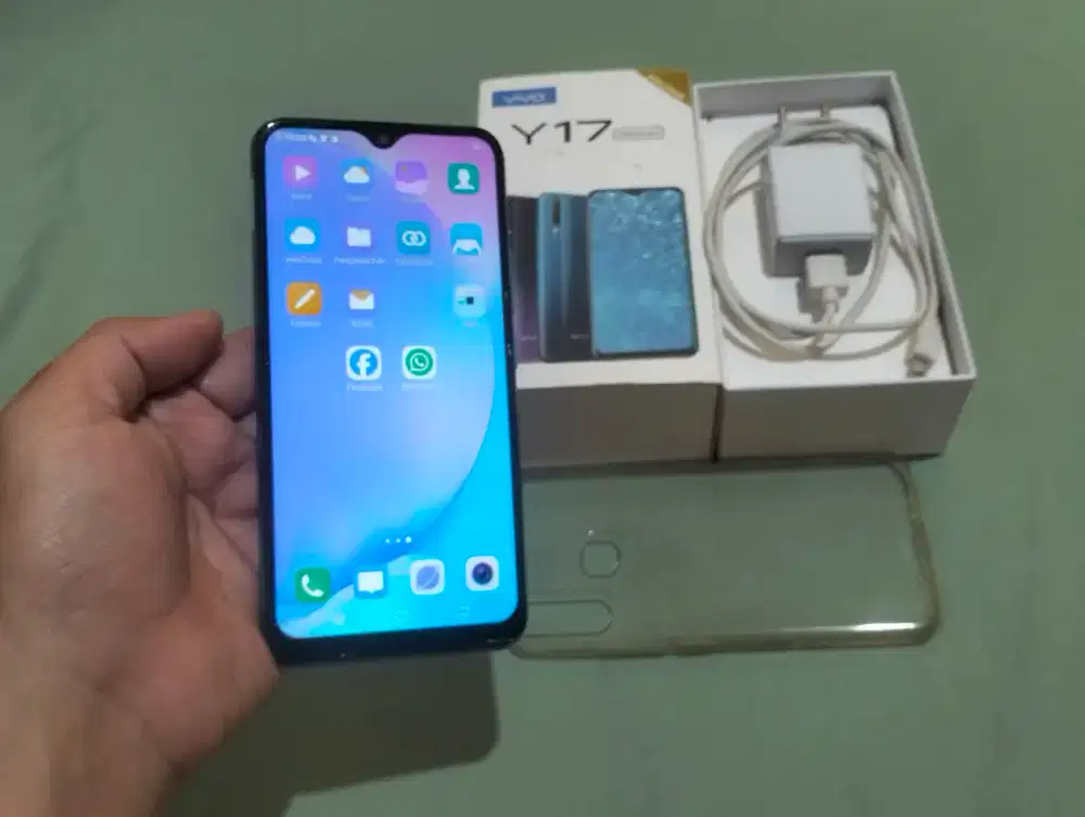 VIVO Y17 RAM 8GB / 256GB 4G LTE Duos 6.35in Fingerprint Komplit