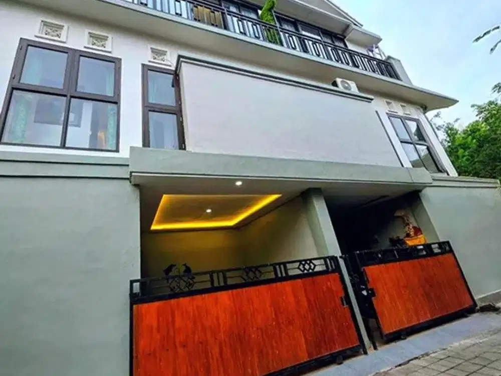 [Amr-070.Arw] Disewakan Tahunan Rumah Baru 3 Lantai di Penatih, Denpasar