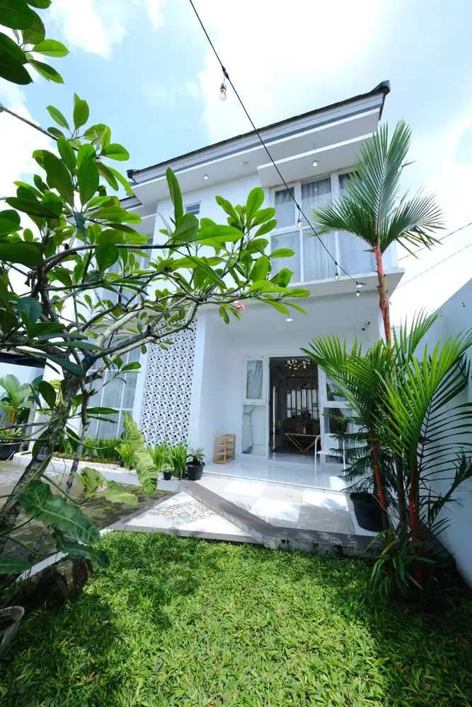disewakan Rumah cantik 4 bedroom full furnished di jl magelang km 15