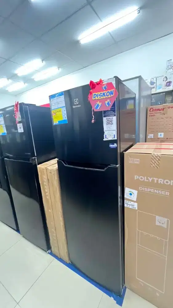 Kulkas Polytron 2 pintu