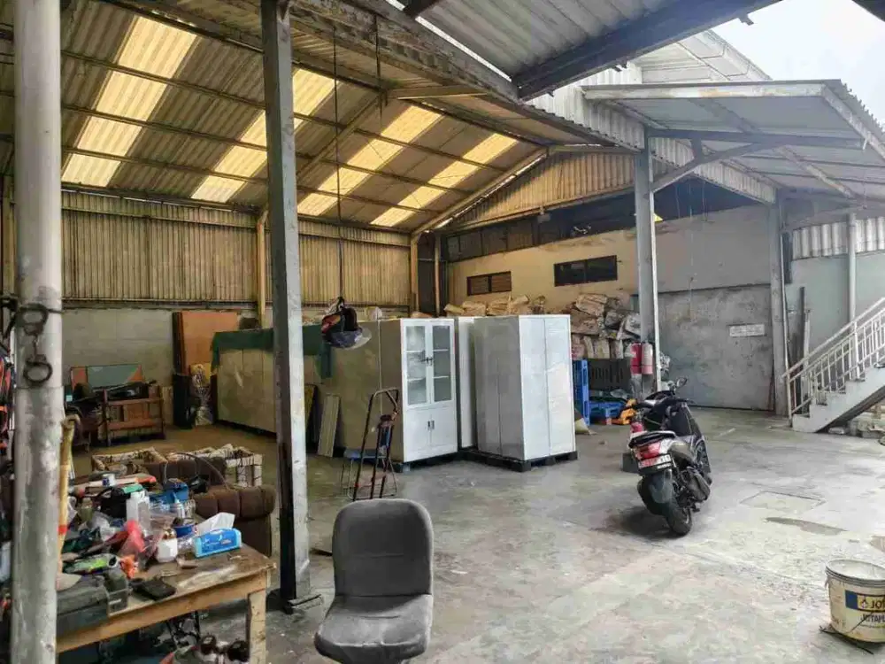 ​LANGKA! Gudang + Ruko + Mess di Jl. Raya Sultan Agung