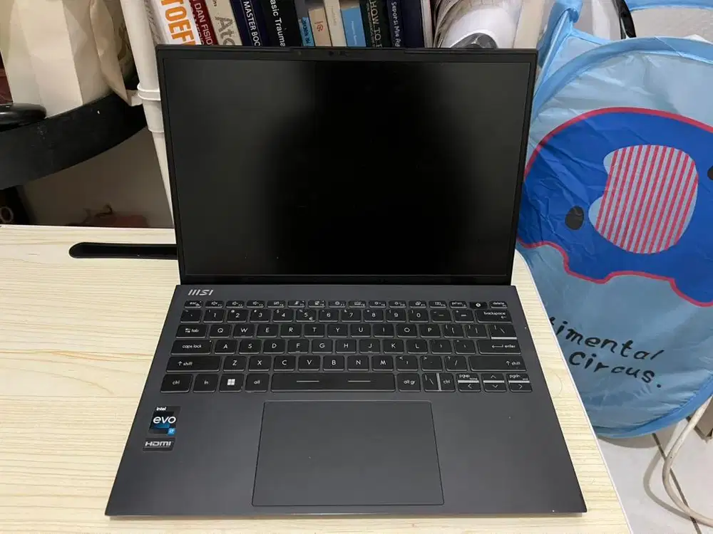 Laptop  MSI bersertifikasi Intel Evo dengan prosesor Intel Core i7