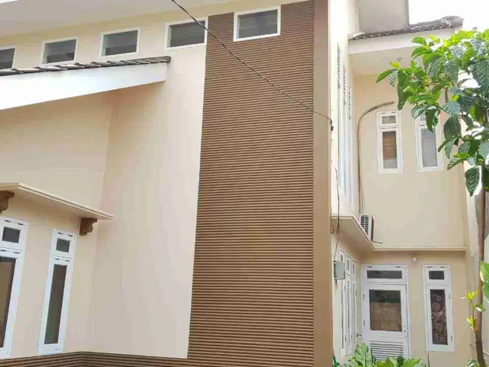 Rumah Pinggir Jalan lebar di jual super Murah Rawalumbu Bekasi Barat