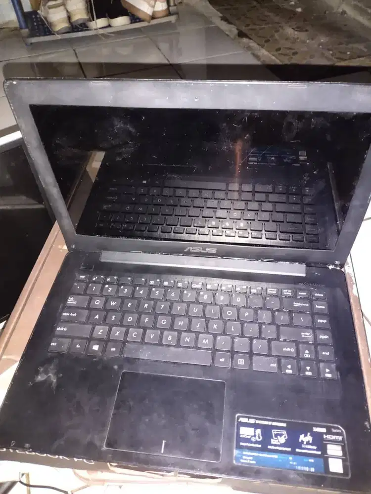 Laptop ASUS Buat Bahan