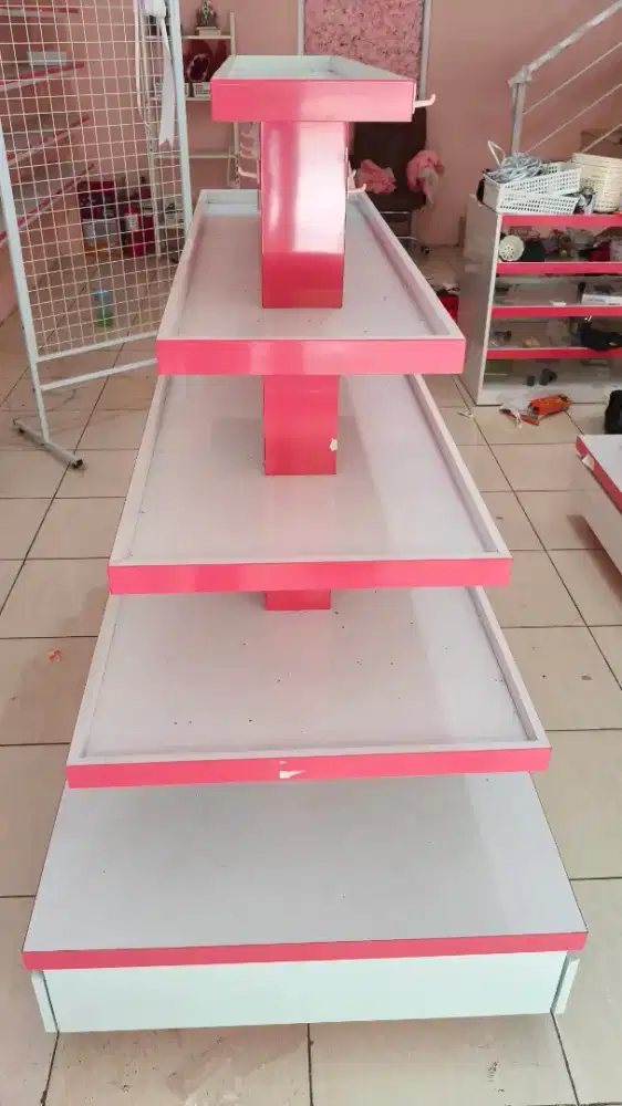 Rak display kosmetik atau aksesoris Bahan HPL