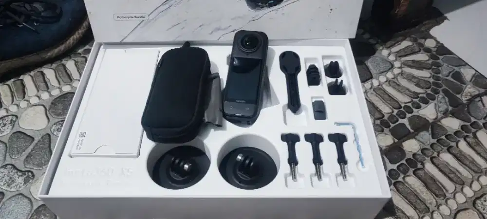 Kamera Insta360 x5
