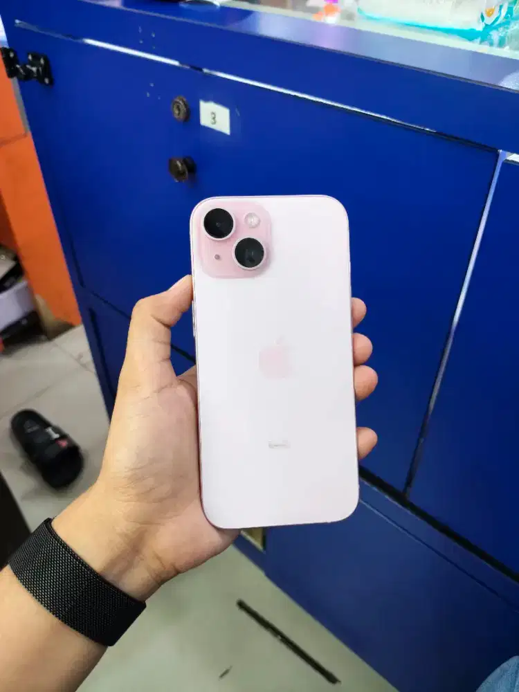 Seken Iphone 15 basic 128gb Garansi On April 2027