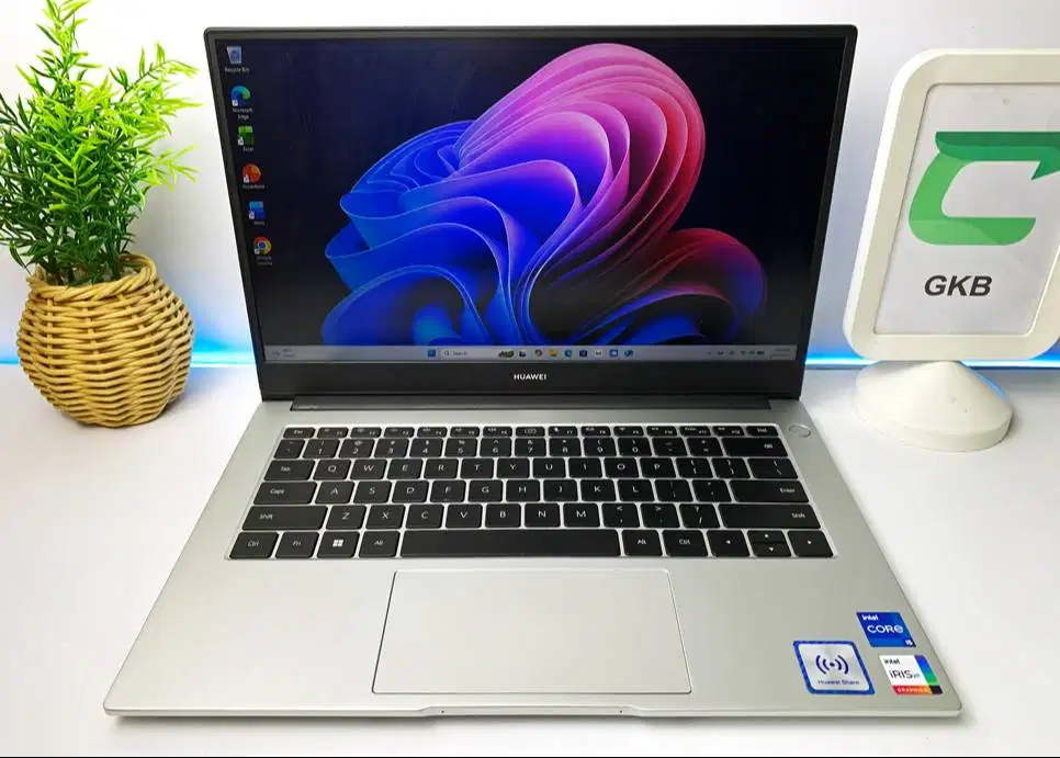 Laptop core i5 gen 11 Ram 8gb Ssd 512gb bodi slim full aluminium mulus