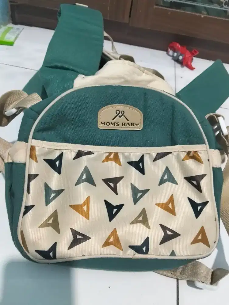 Tas selempang baby
