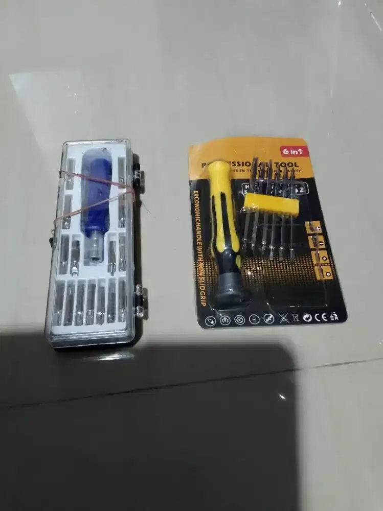 Aneka obeng satu set