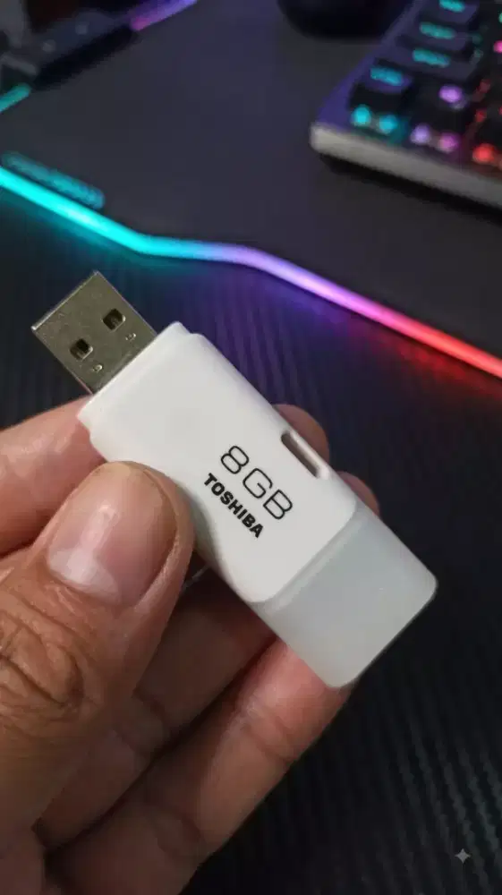 Flashdisk merk Toshiba 8GB