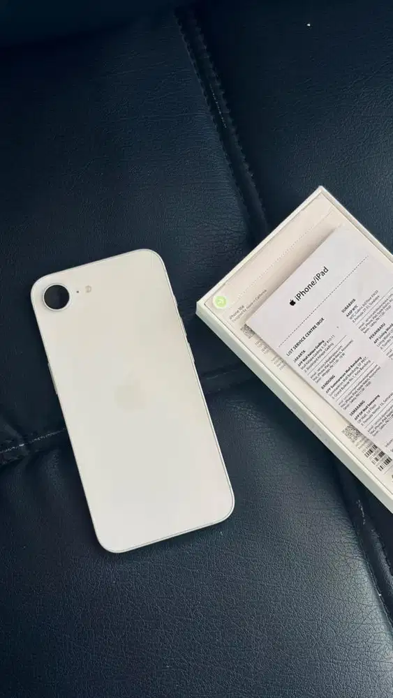 iPhone 16e 128gb ibox pemakaian 2 bulan, garansi on panjang