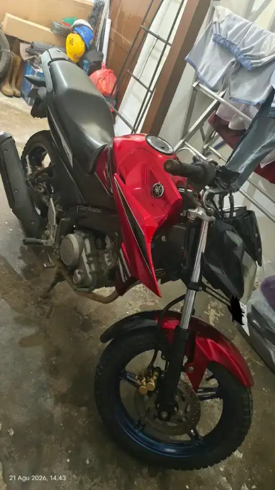 Vixion merah 2016