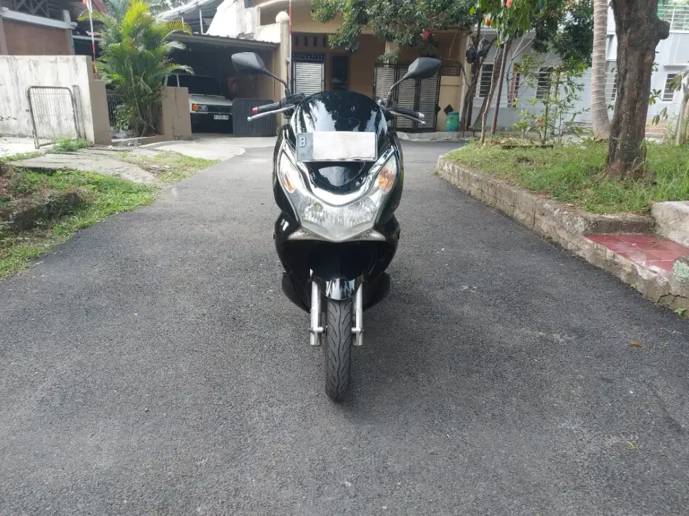 Bismillahirrahmanirrahim dijual Honda PCX CBU Thailand 153cc Thn 2013
