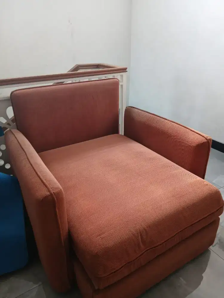 SOFA BED NYAMAN DAN PRAKTIS