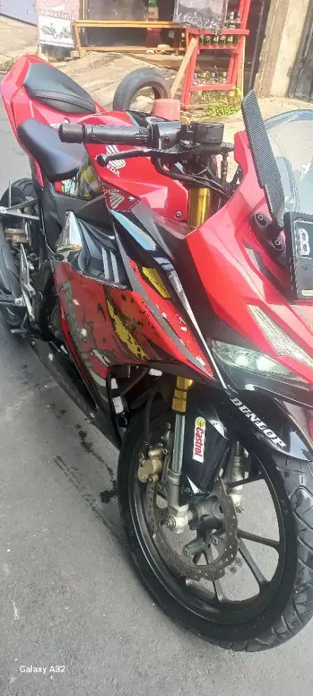 Di jual Honda CBR 150 r new