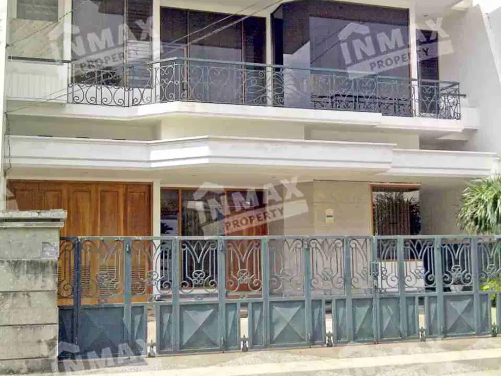 Rumah Jalan Pahlawan Trip Malang Lokasi elit Tengah Kota One gate System Selangkah ke Ijen Boulevard SHM