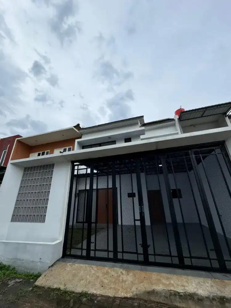 Di jual rumah 2 lantai Ngaliyan