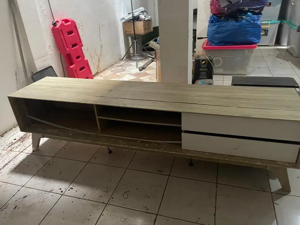Lemari Bupet TV