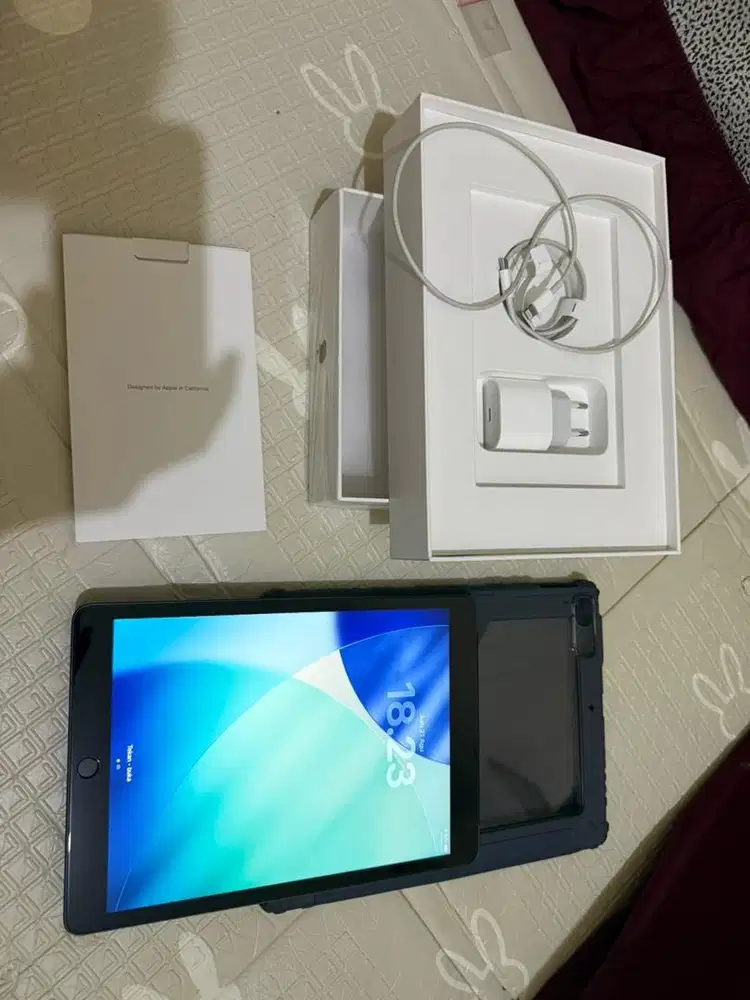 iPad 9 Th Generation 64GB Celluler Ibox/TAM Garansi Resmi Mulus Grey