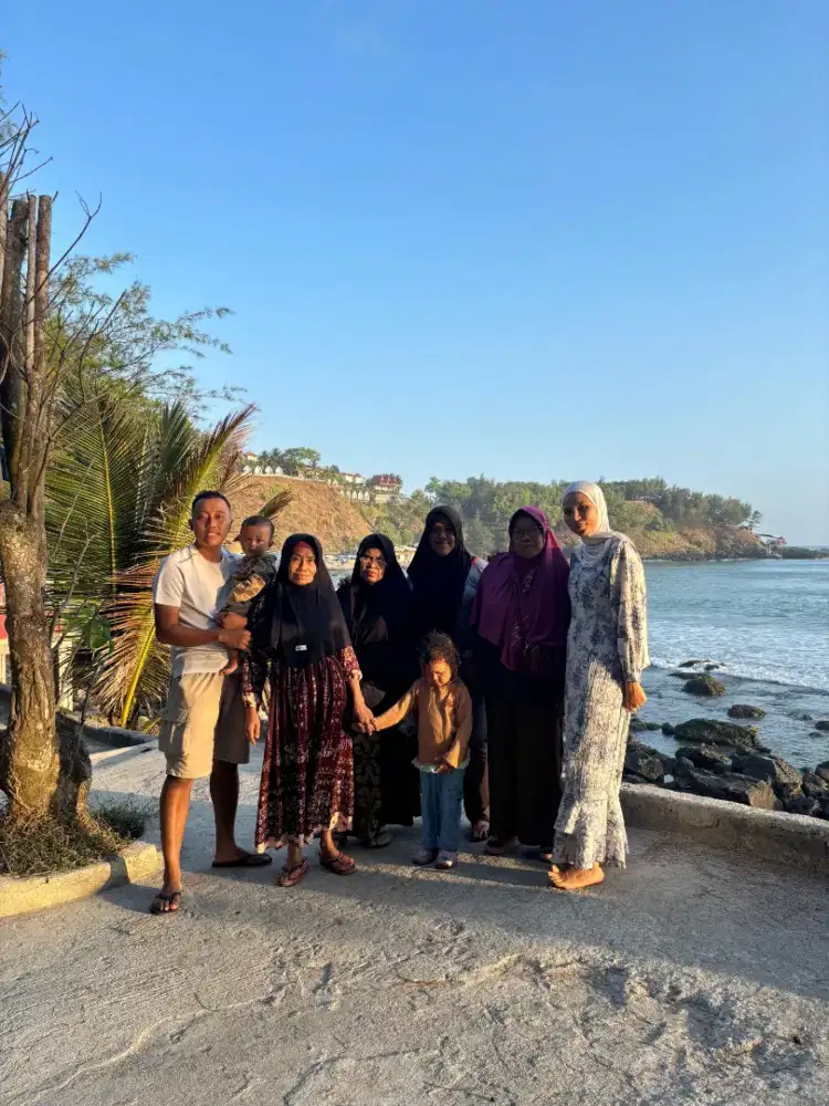 Dibutuhkan pengasuh anak