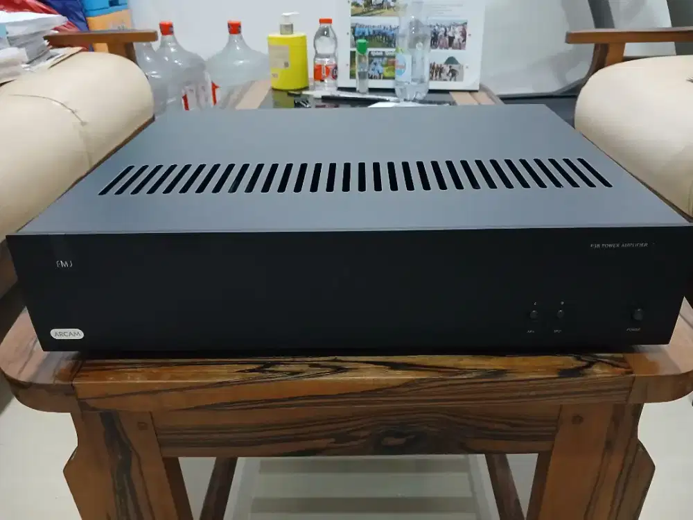 Arcam FMJ P38 power amplifier