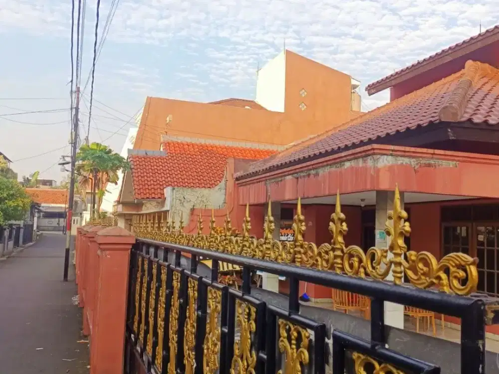 Dijual Rumah Luas di Wisma Ratu Jatimakmur Bekasi