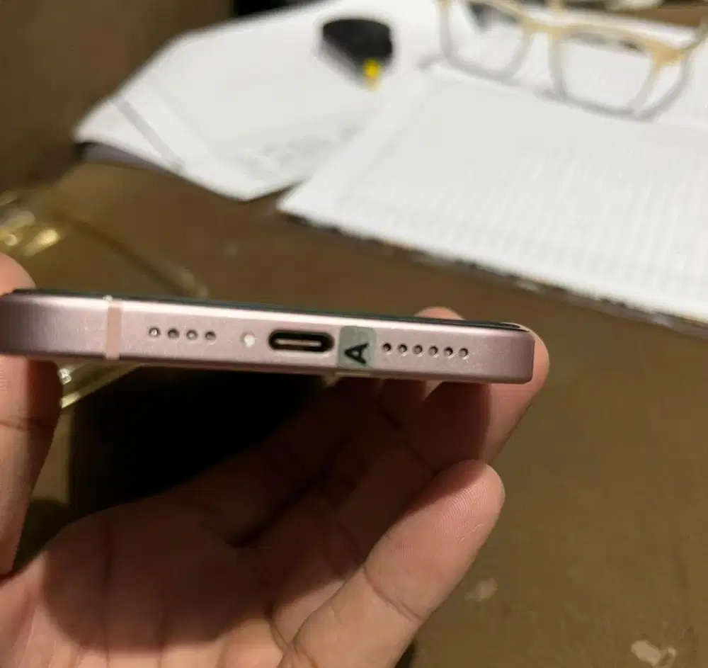 iPhone 15 plus normal mulus bh 93% 2signal on