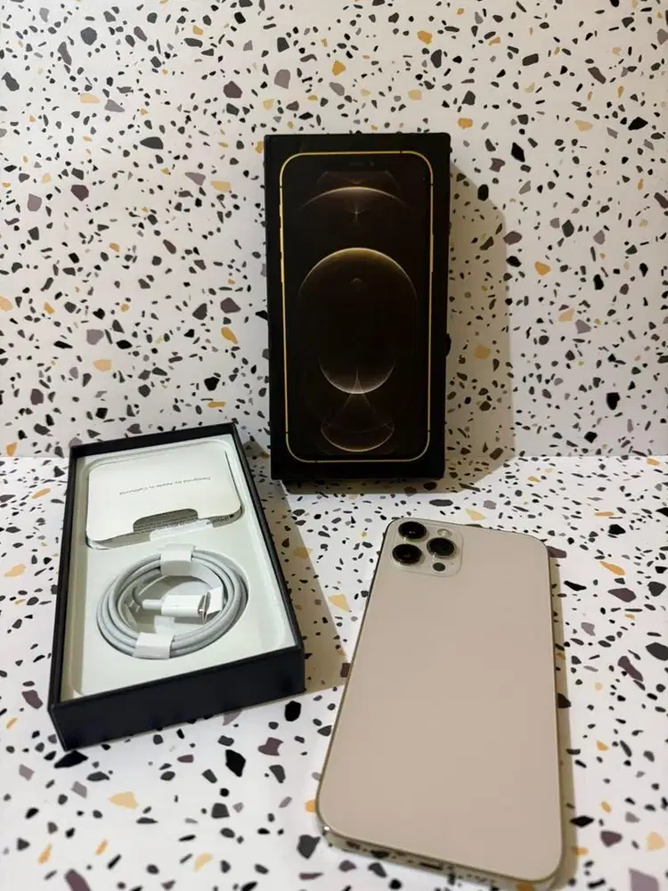Iphone 12 promax 128 Gold minus tipis Fullset