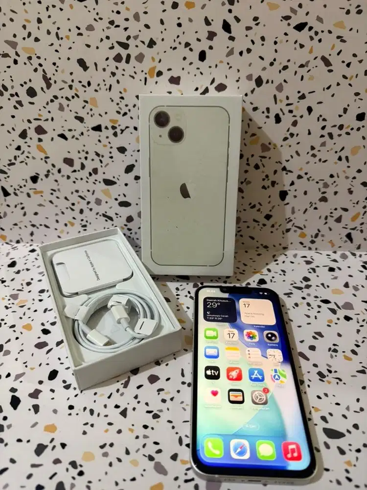 Iphone 13/128 Putih Minus tipis Fullset