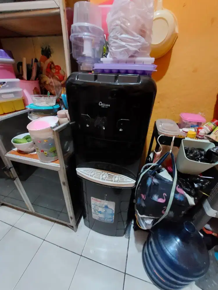 Dispenser galon bawah