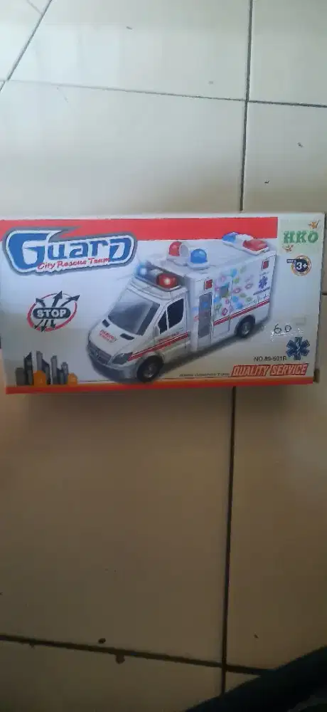 Mainan Mobil Ambulans