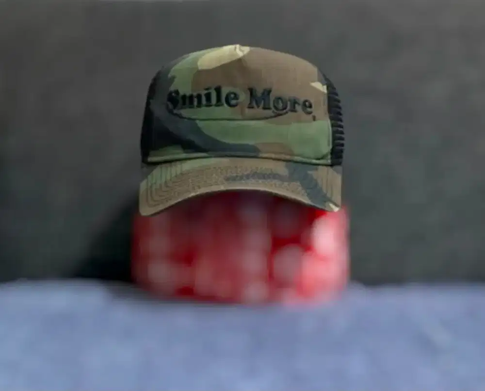 Topi New Era 9FORTY Trucker Hat x Smile More Roman Atwood Camo second