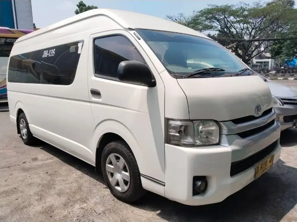 Hiace Commuter MT 2020