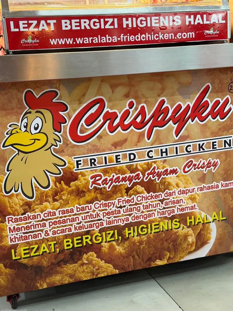 Karyawan Outlet Fried Chicken