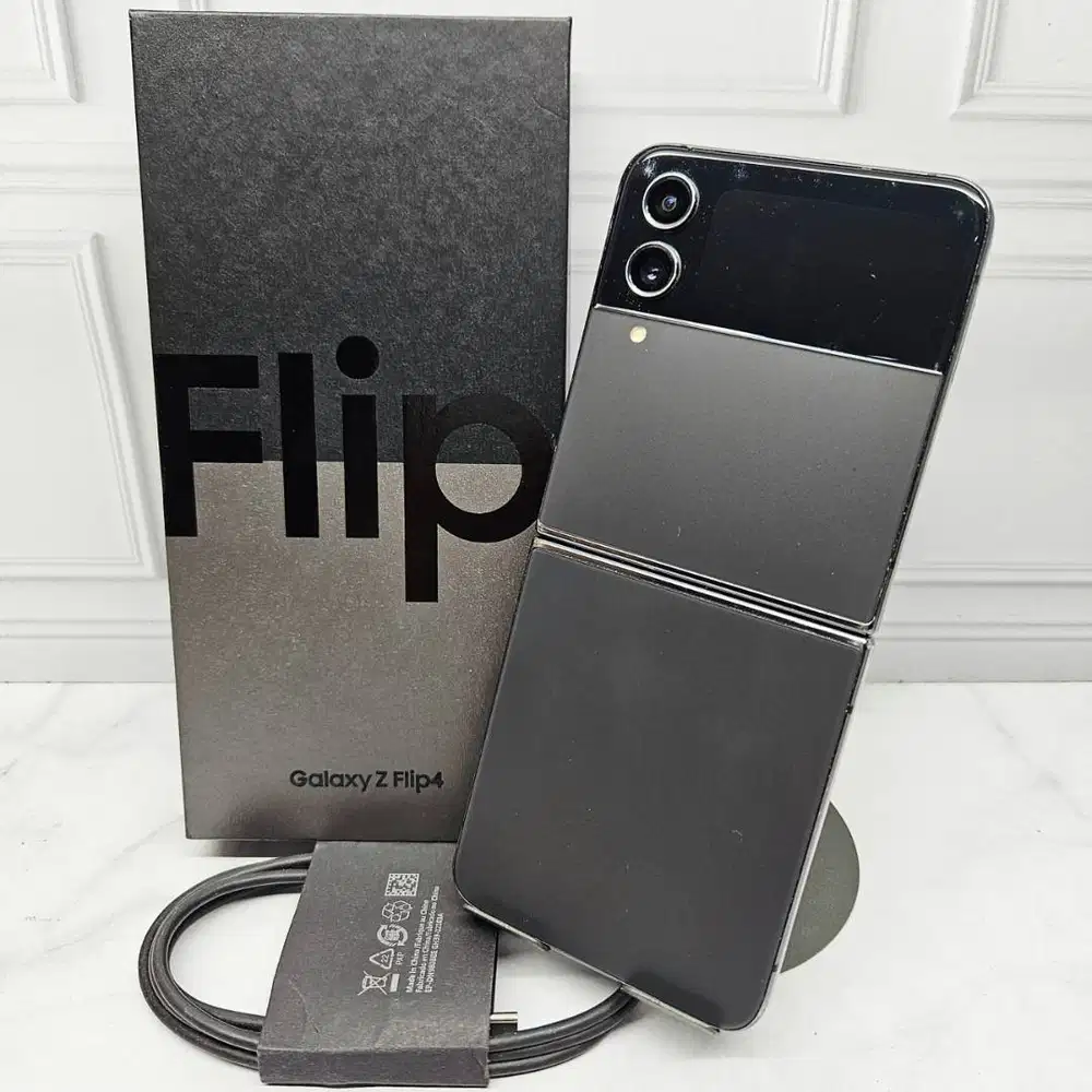 Samsung Galaxy Z Flip 4 256GB Black SEIN Fullset No Minus