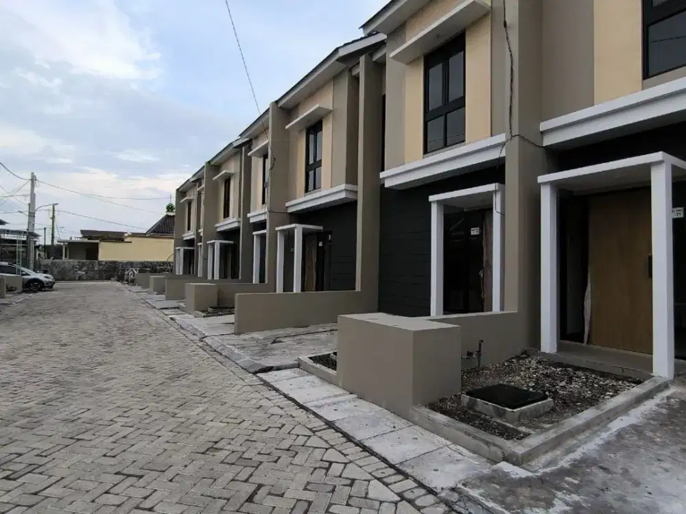 Rumah di Wisma Indah - Gunung Anyar One Gate System Hadap Utara / Selatan