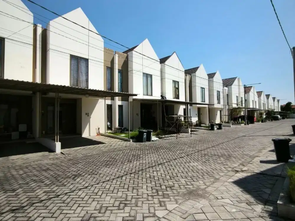 Rumah Baru di Bypass Juanda, Row Jalan 3 Mobil , Hadap Utara/Selatan , One Gare System