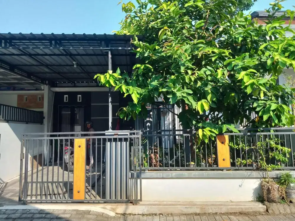 Rumah modern minimalis Kota BLITAR