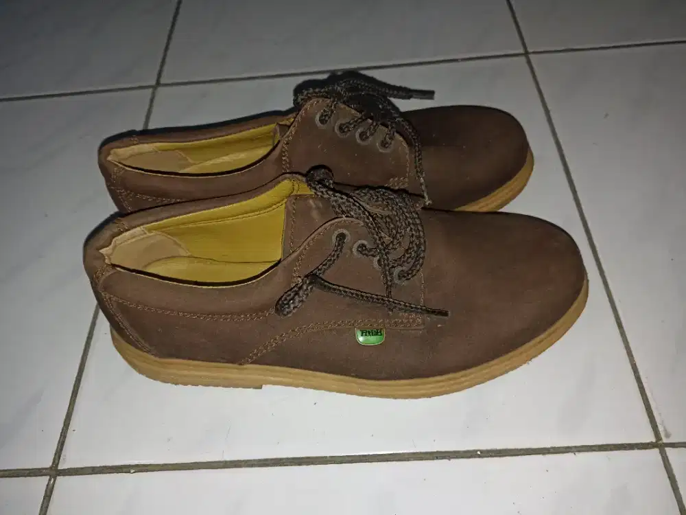 Sepatu Paredes Original