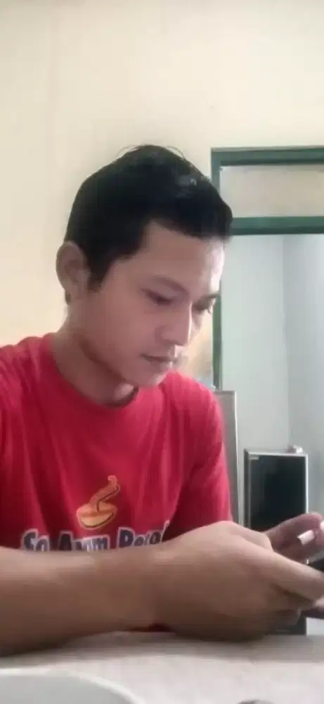 Cari pekerjaan apa aja yang penting halal