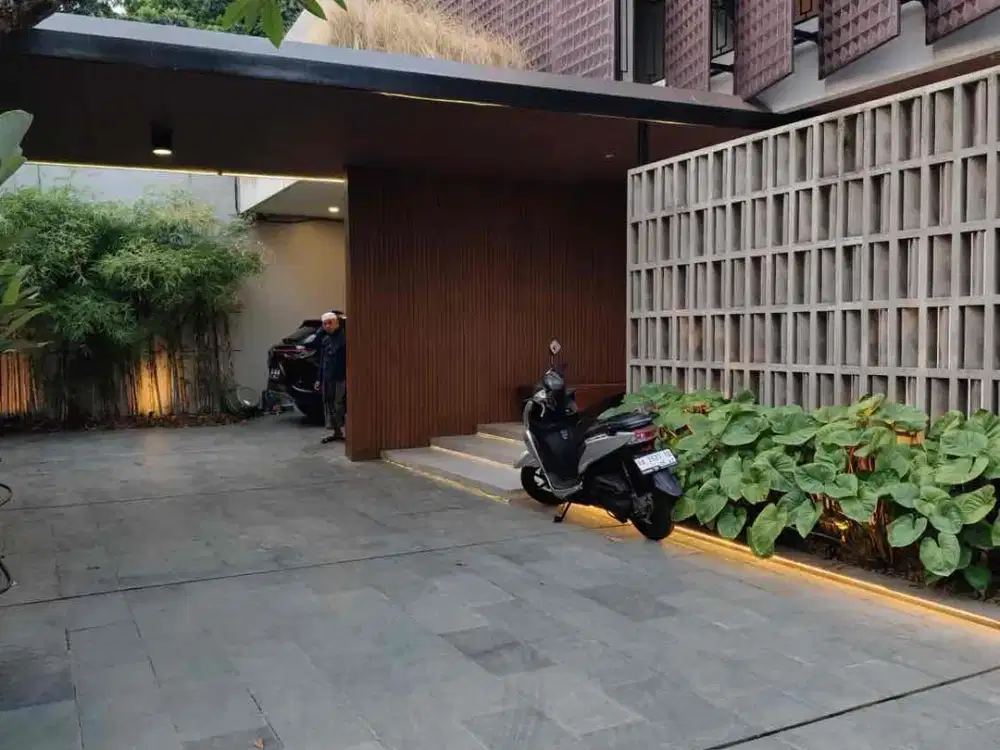 LUXURY HOUSE MODERN TROPIS LOKASI STRATEGIS DI JOGLO JAKARTA BARAT