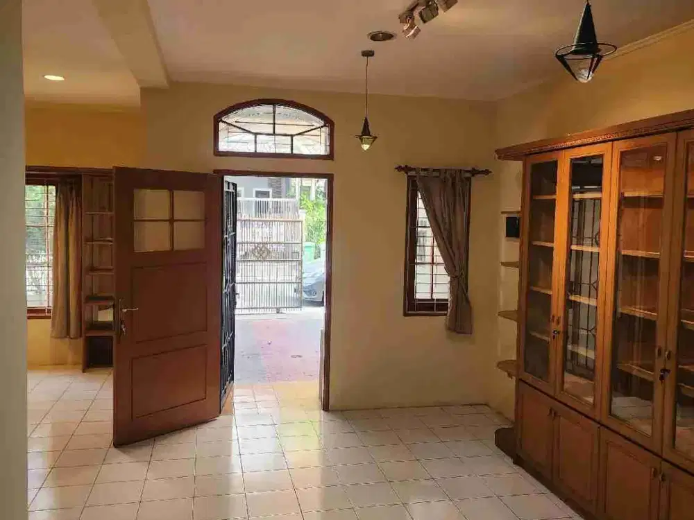 DISEWA RUMAH RAPI MINIMAL 2 TAHUN SIAP HUNI BEBAS BANJIR DI CITRA 2 EXT