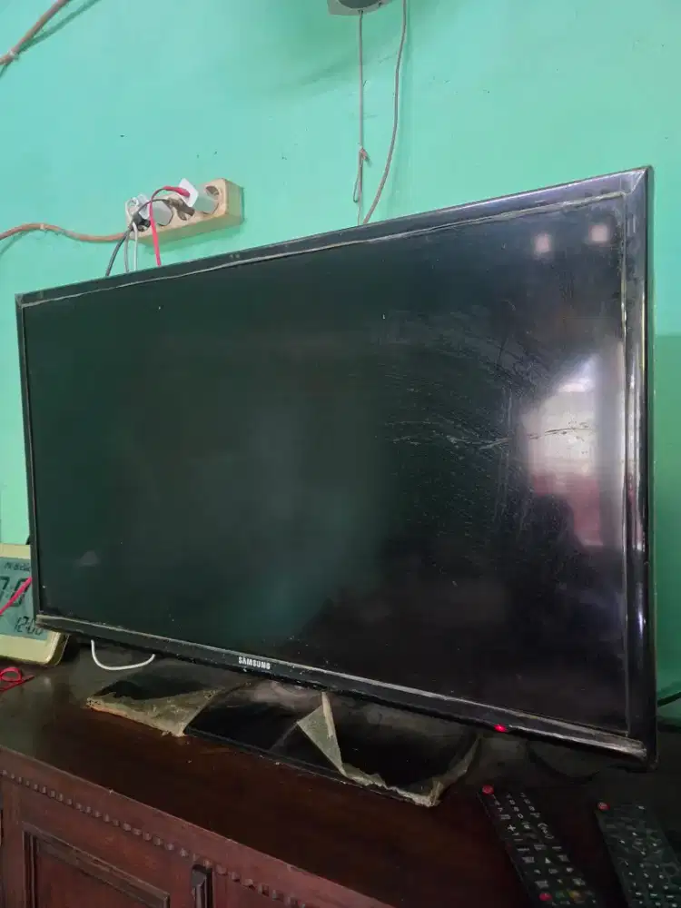 Dijual TV LED 32inch Bisa Nego